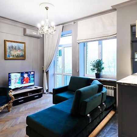 So Luxury Apartment In The Heart Of Minsk Near Circus Bagian luar foto