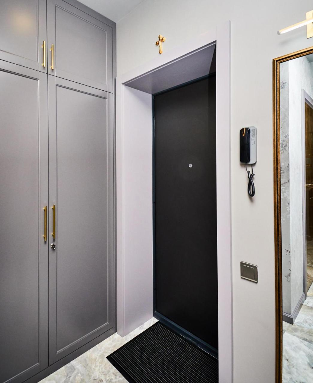 So Luxury Apartment In The Heart Of Minsk Near Circus Bagian luar foto